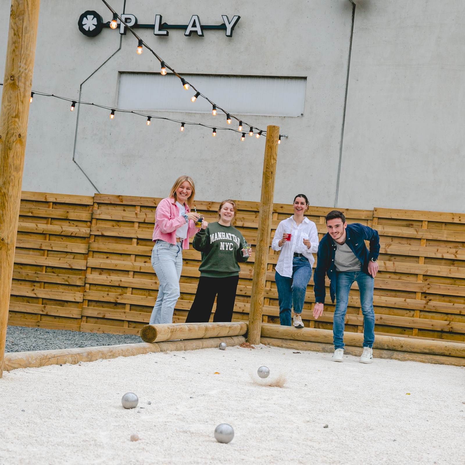 Pétanque extérieure chez Lucky Folks